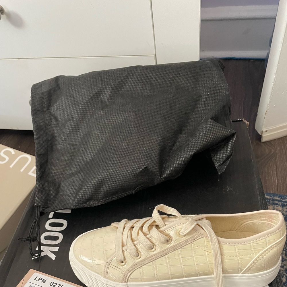 Brand new with tags casual sneakers